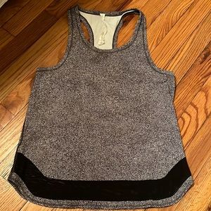 Lululemon size 4 black and white workout top